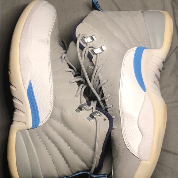 Jordan 12 University - Picture 2 of 3